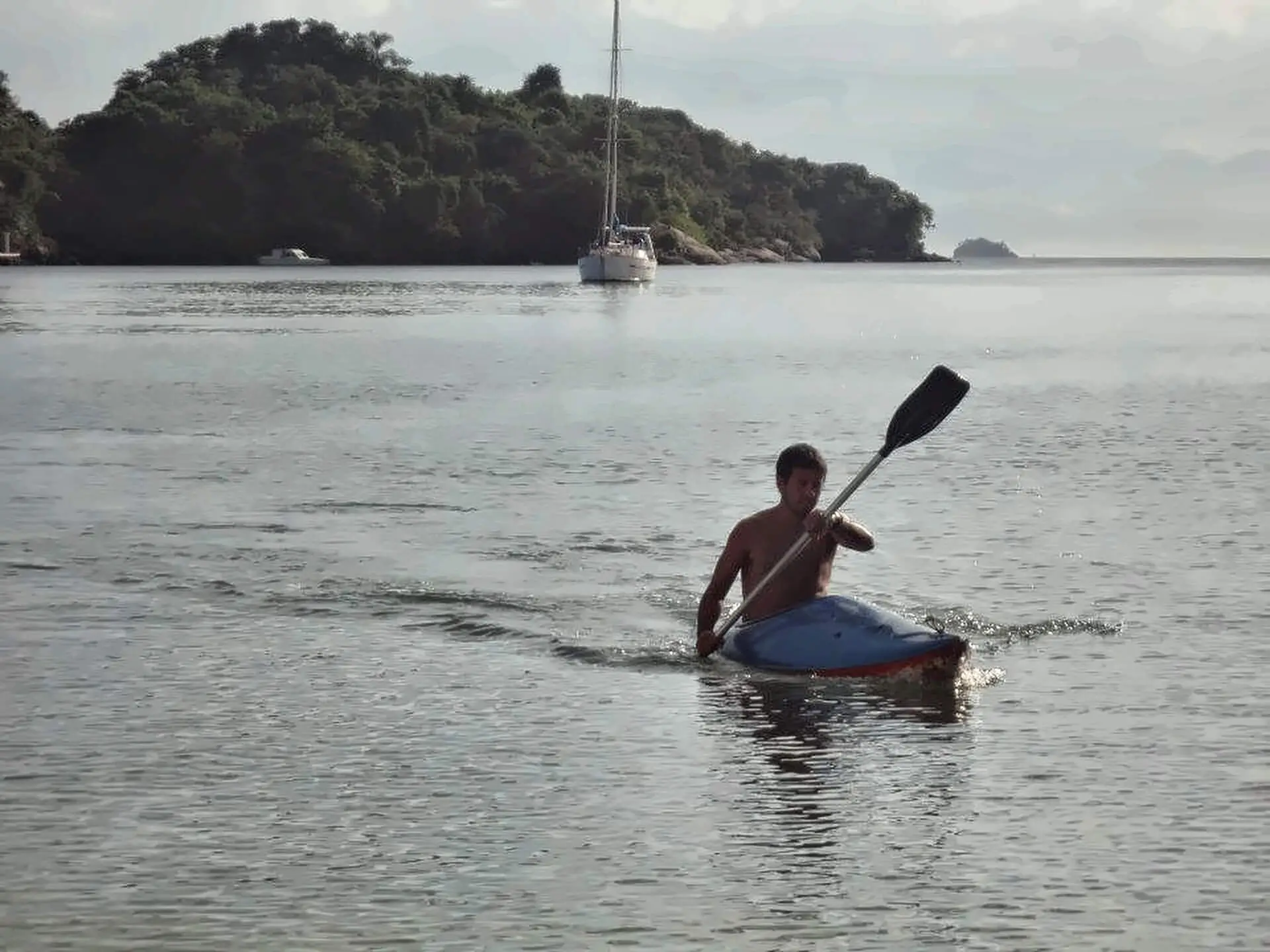 Paseo en kayak por Ilha Grande
