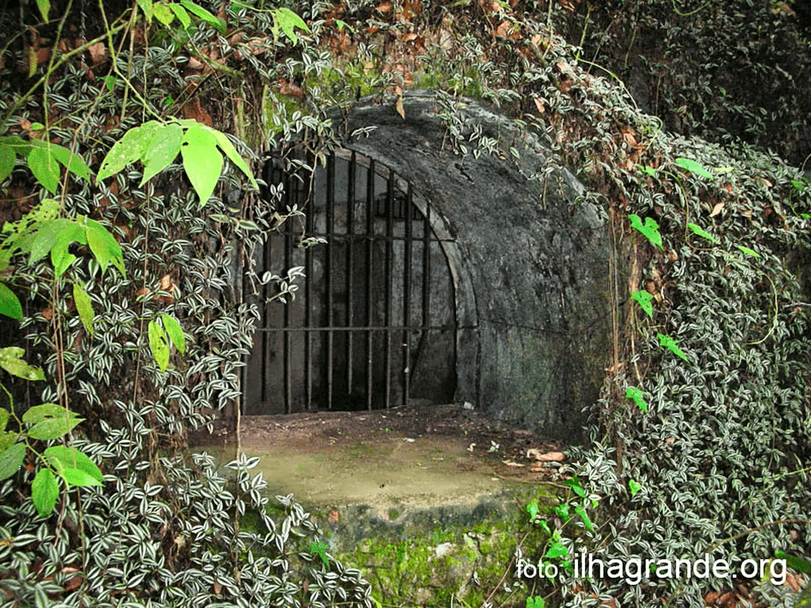 Ruinas del leprosario en Ilha Grande